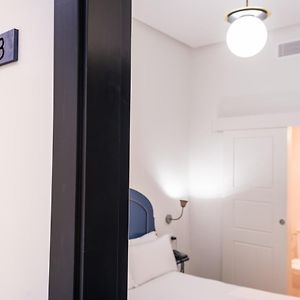 Habitación Económica con Cama King